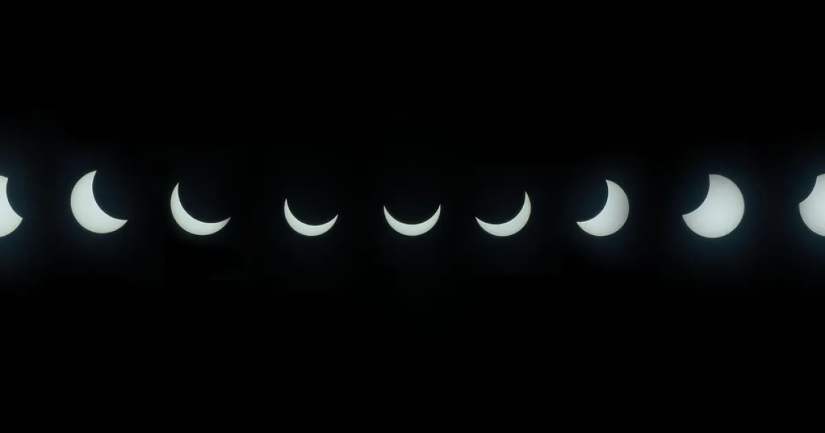 Moon conjunct Saturn: feelings that learned early to stand up straight