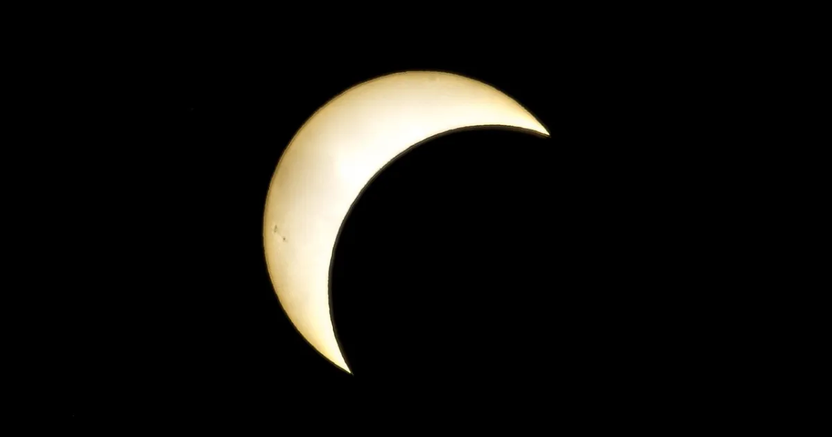 Moon conjunct Venus: when comfort and affection feel like the same thing