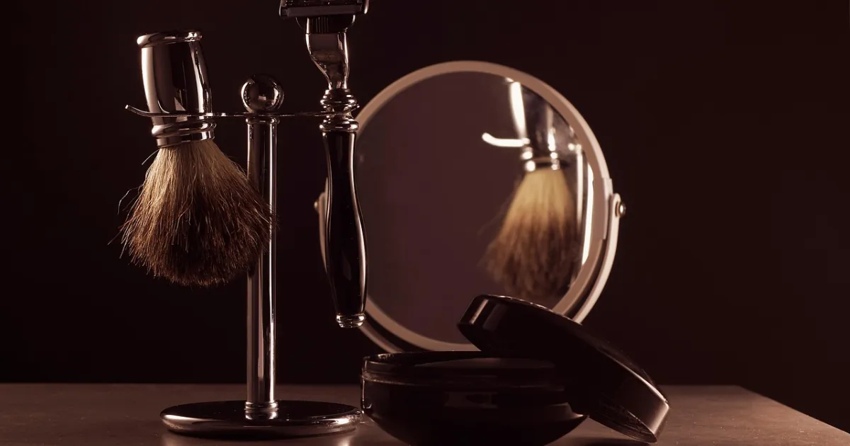 Neptune transit through the 1st house: when the mirror goes soft