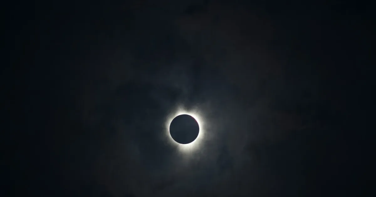 Sun conjunct Moon: born at the New Moon