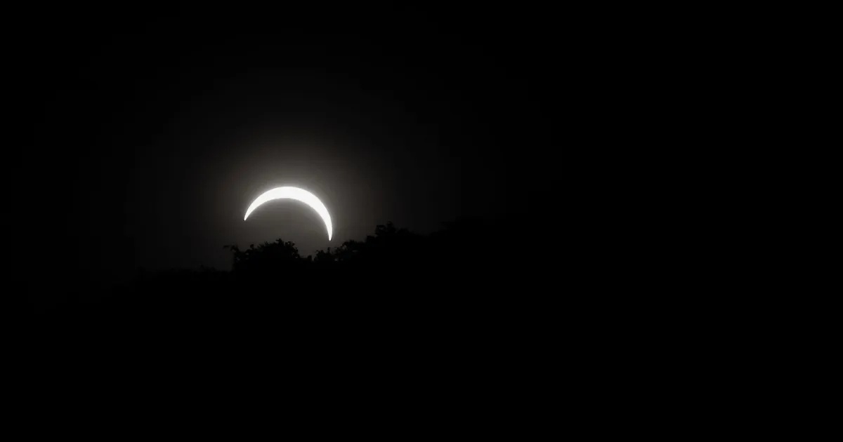 Transit Uranus conjunct natal Moon: loosening old emotional ties