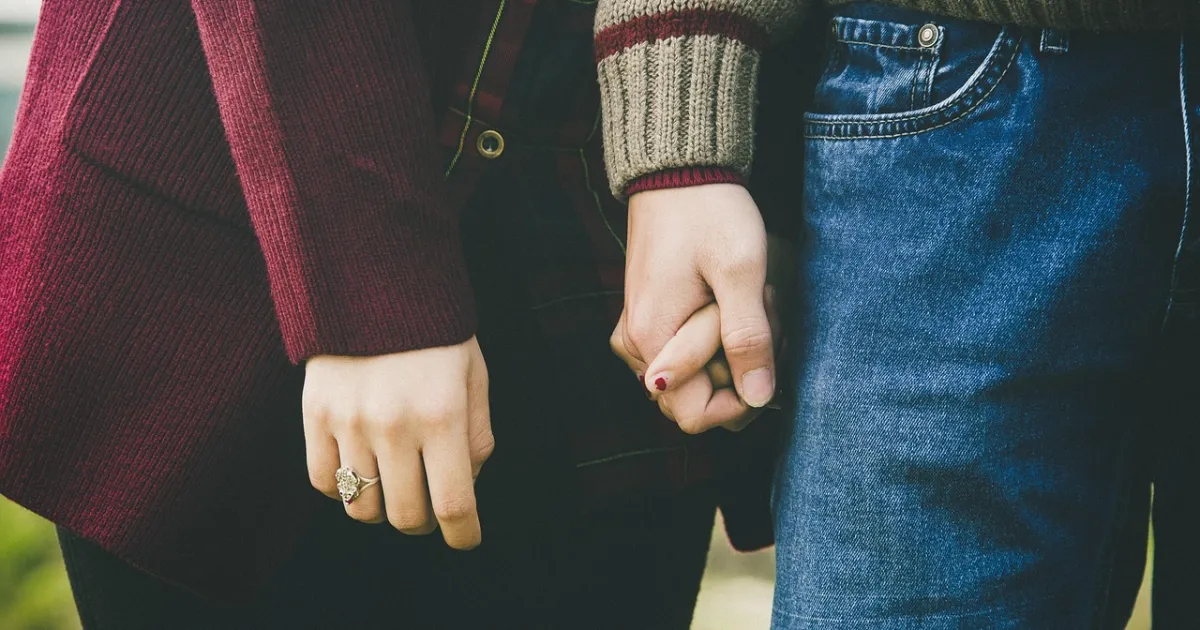 Uranus in the 7th house: partners who are friends first